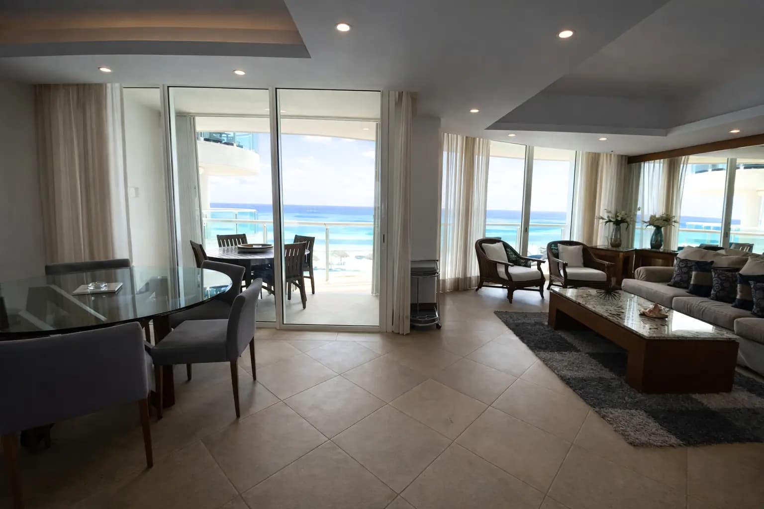 Beachfront Residence at Bay View Grand, Living and dining area with ocean view