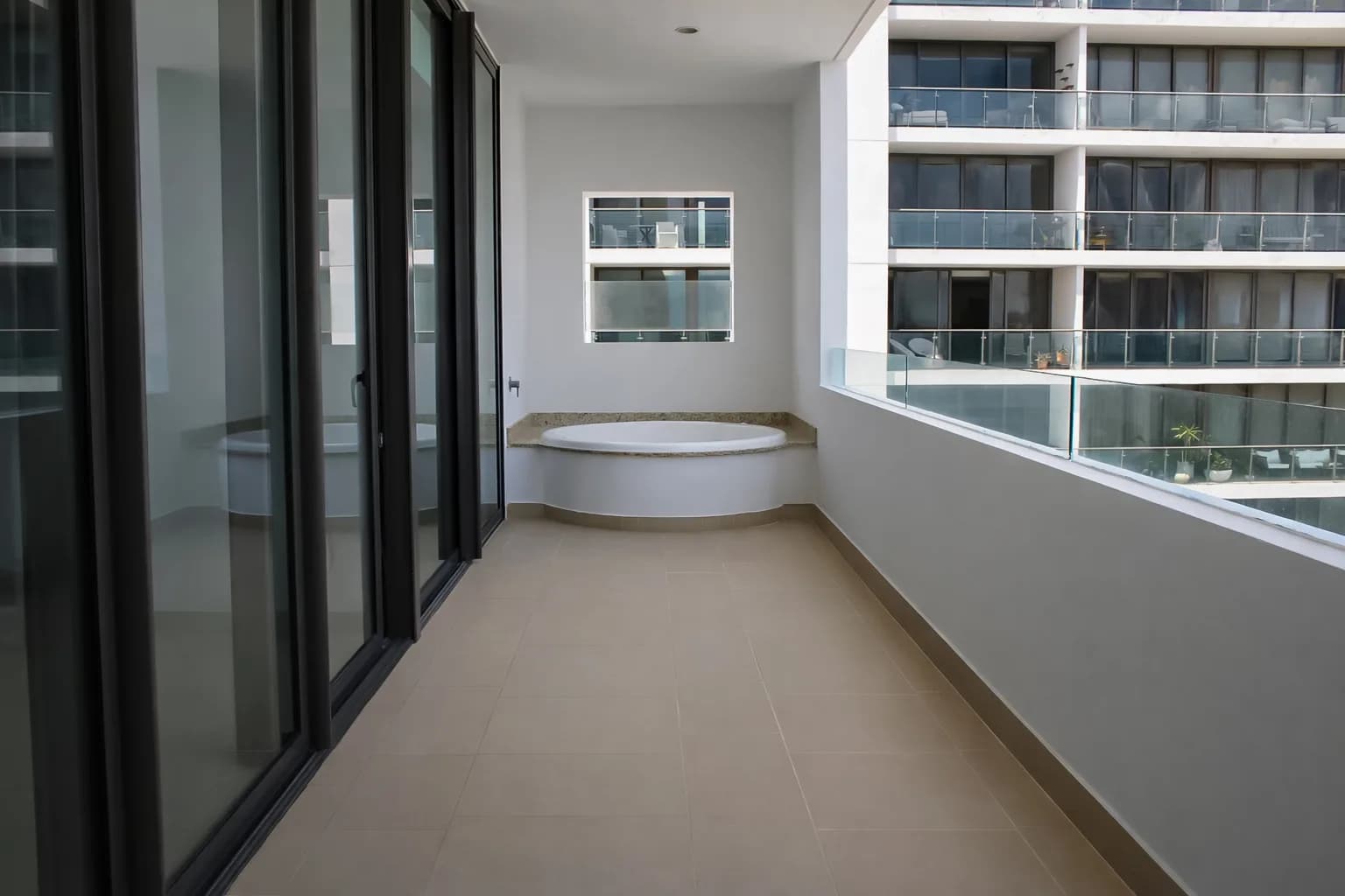 Departamento Be Towers 9 en Puerto Cancún - terraza o balcón