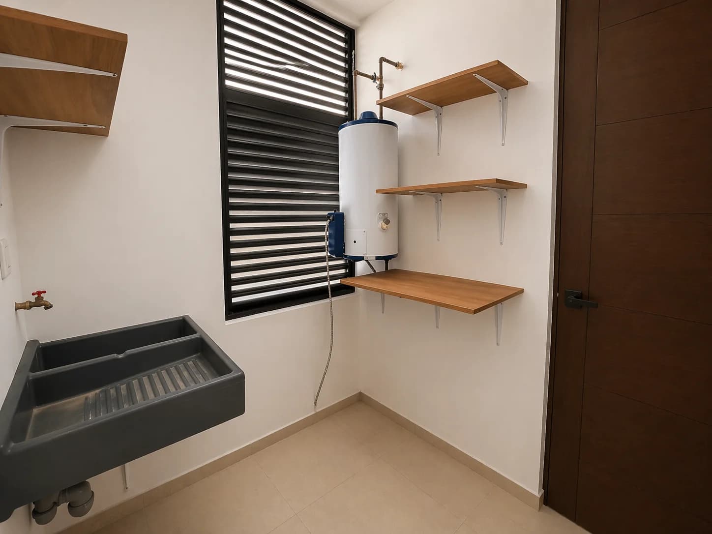 Colegios 22 Condo in Cancún - cto de lavado (2)