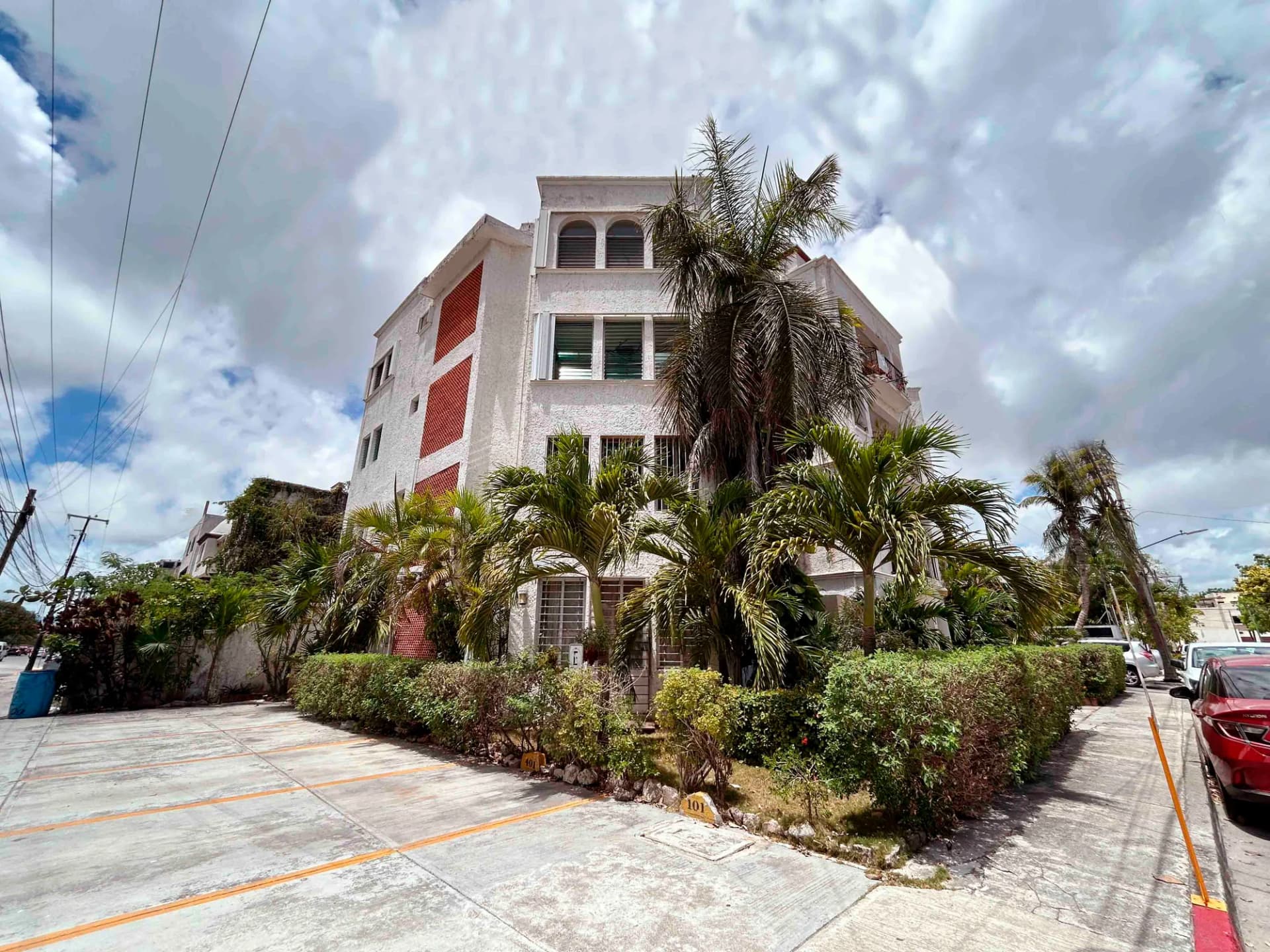 En Avenida Bonampak Condo in Cancún - FACHADA