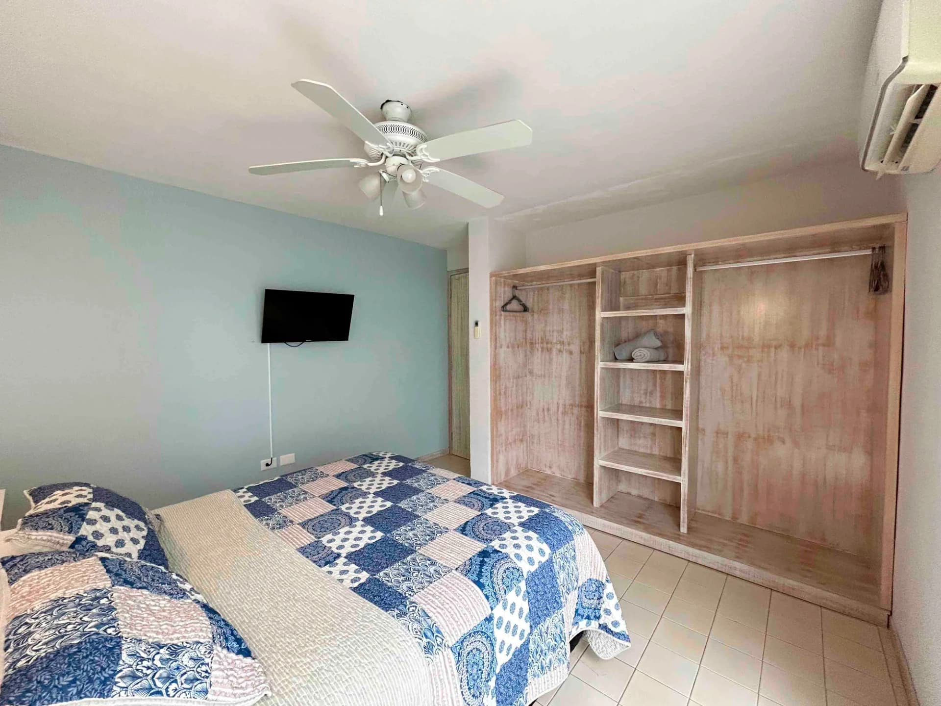 En Avenida Bonampak Condo in Cancún - bedroom