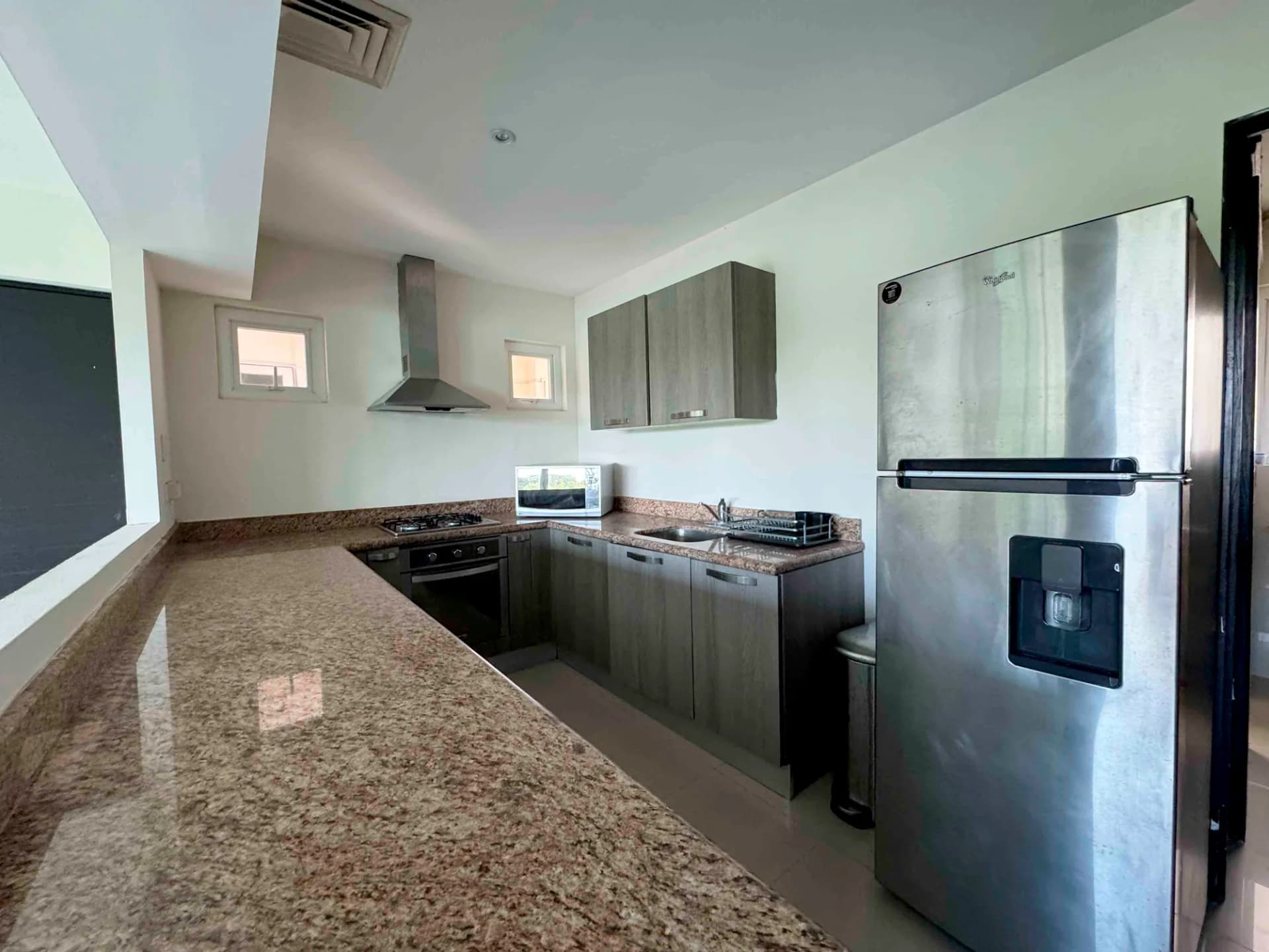 Lagos del Sol Condo in Cancún - kitchen
