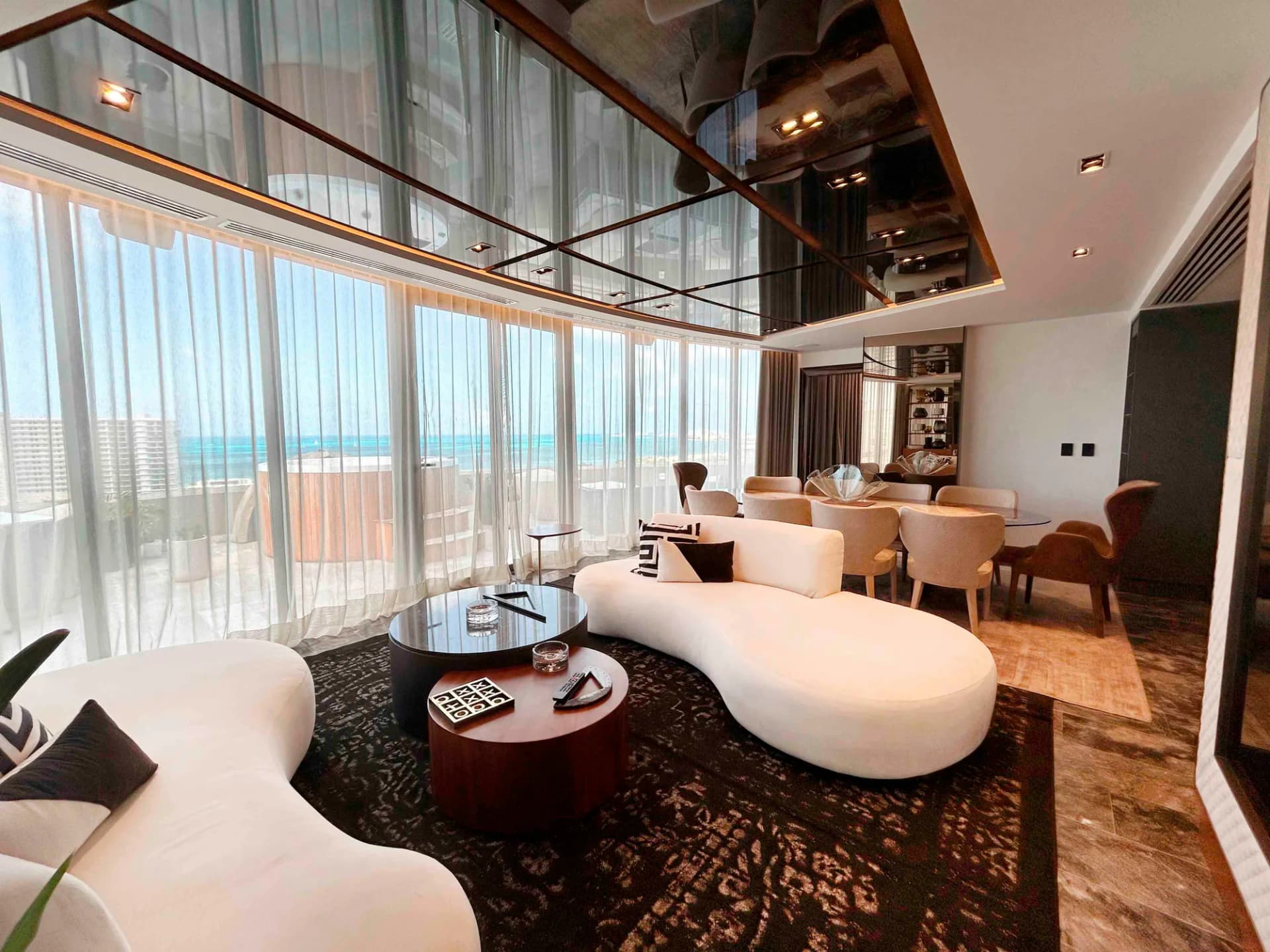 Impresionante Departamento Con Vista Al Mar En Puerto Cancún in Puerto Cancún - living room