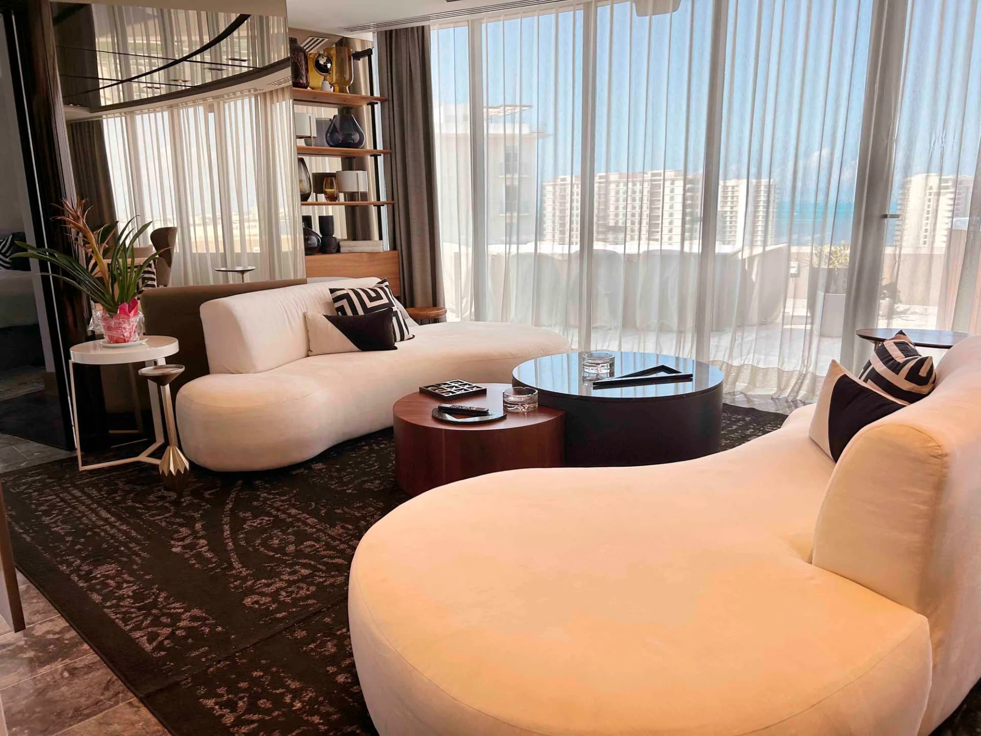 Impresionante Departamento Con Vista Al Mar En Puerto Cancún in Puerto Cancún - living room