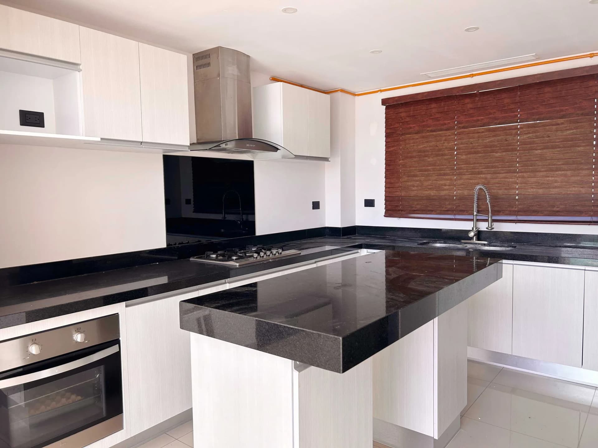 Lagos del Sol Penthouse in Cancún - kitchen
