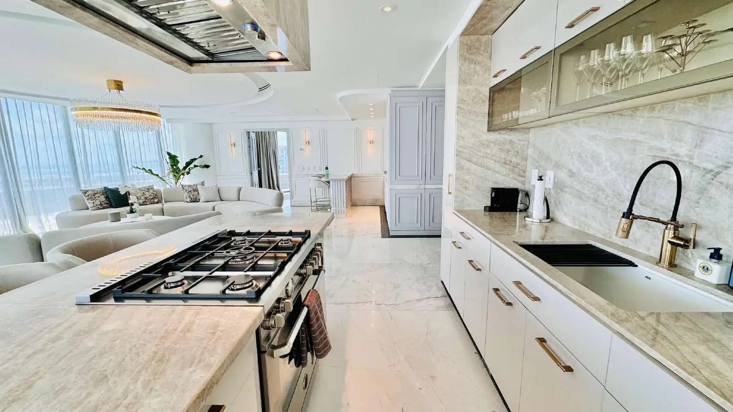 Penthouse Shark en Puerto Cancun en Puerto Cancun, Penthouse Shark comedor