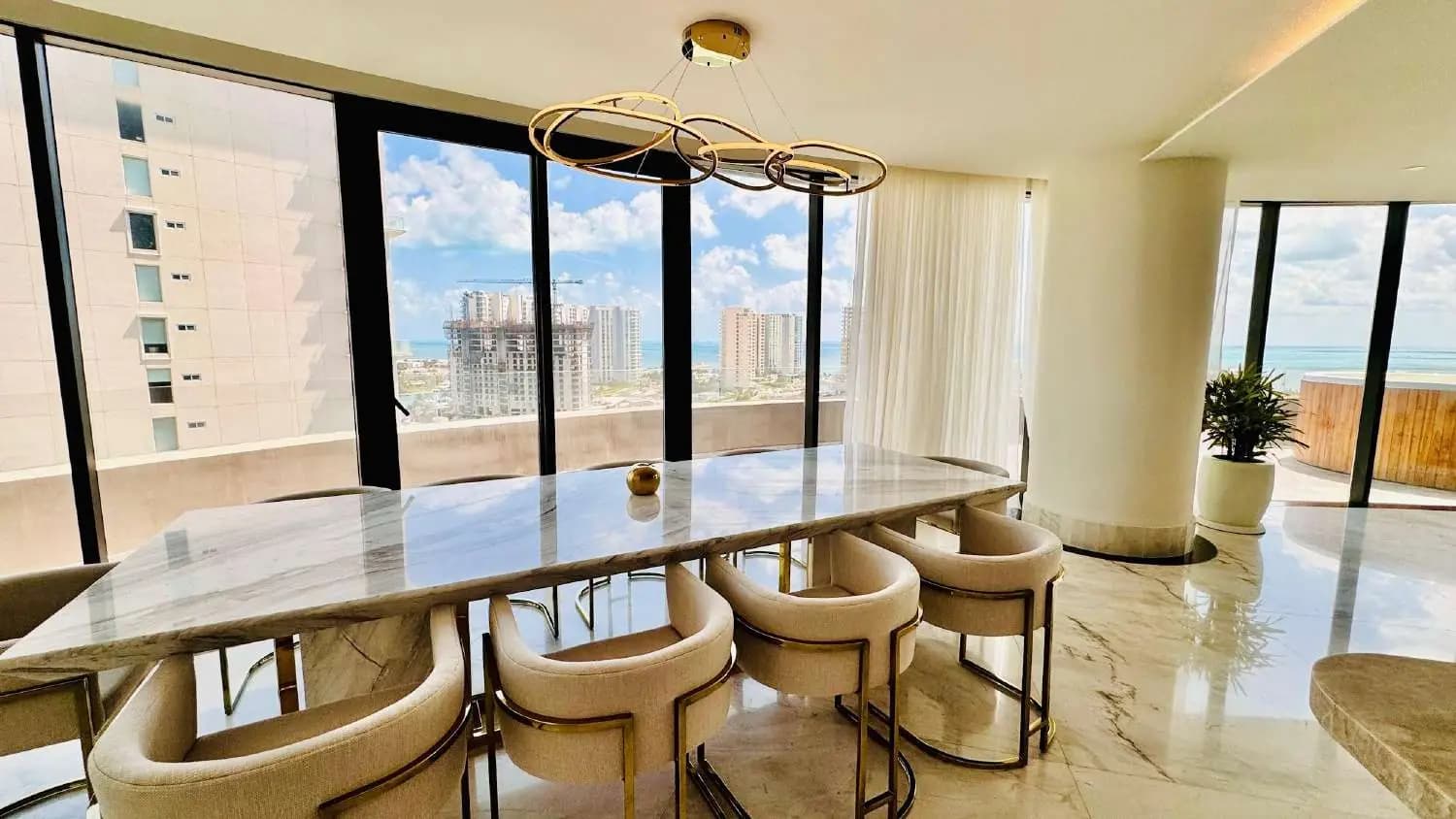 Penthouse Shark en Puerto Cancun en Puerto Cancun, Penthouse Shark habitacion secundaria