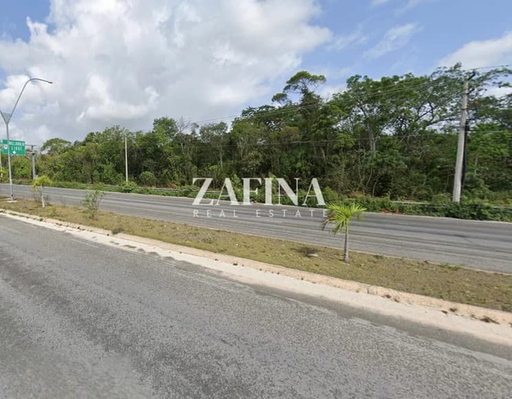 Por La Salida A Mérida Land in Cancún - 1