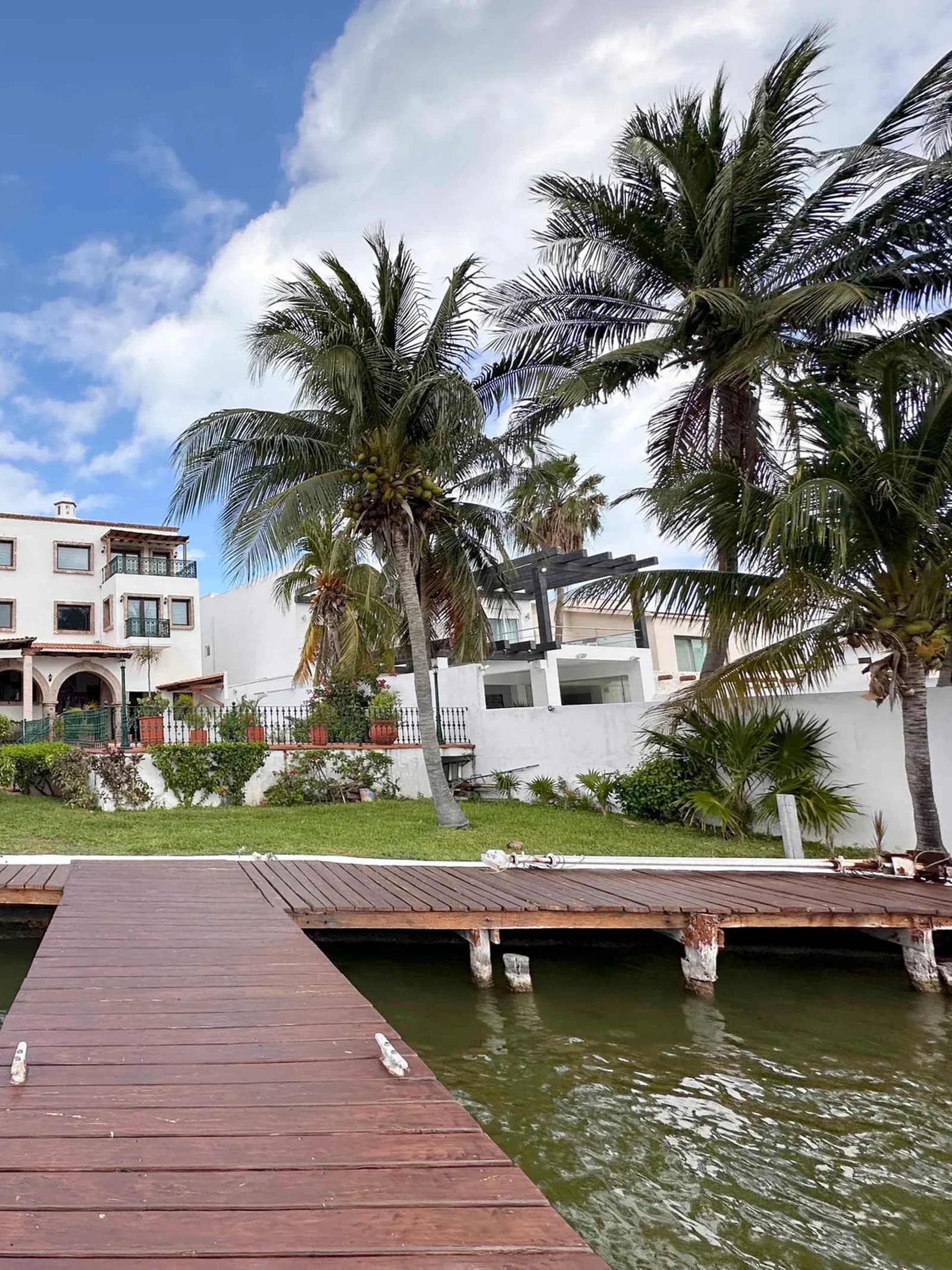 Residencia frente a laguna y estilo de vida de lujo en Cancún