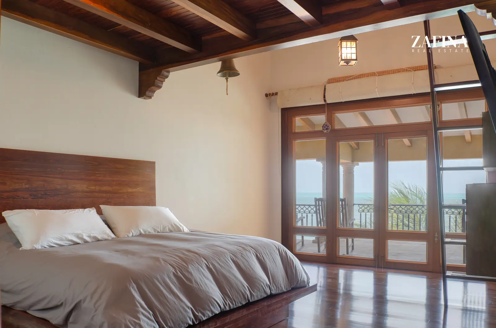 Casa del Faro Seaside Estate, Bedroom with arched window detail