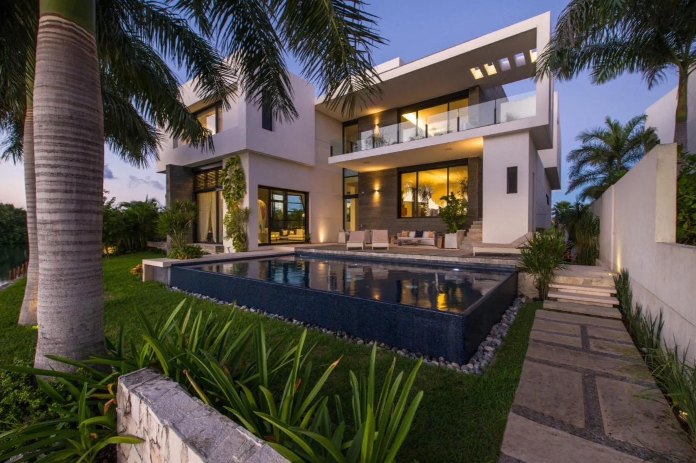 Los Canales House in Cancún - _