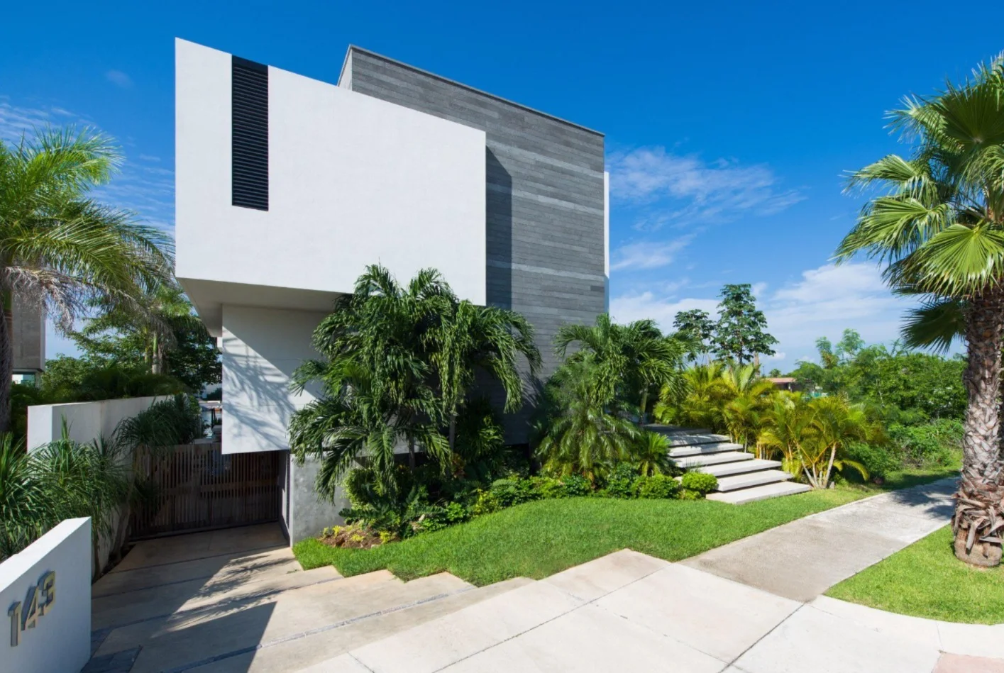 Los Canales House in Cancún - _