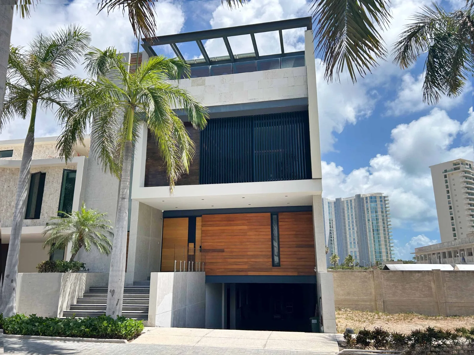 Marina House in Puerto Cancún - interior
