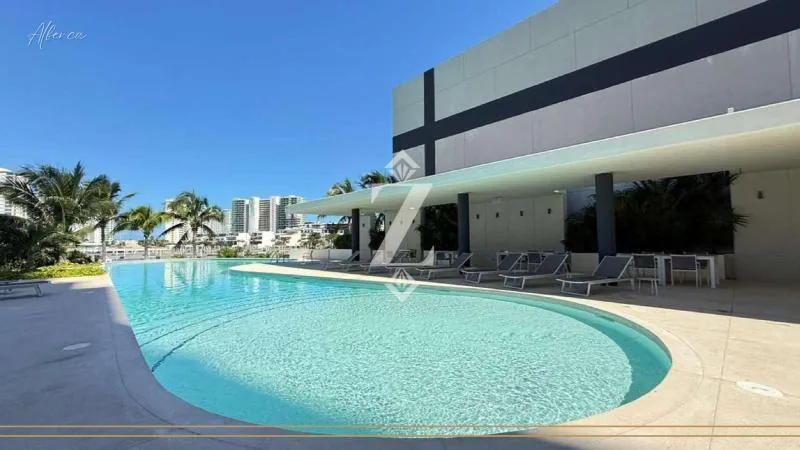 Pool and amenities at Casa Puerto Cancún