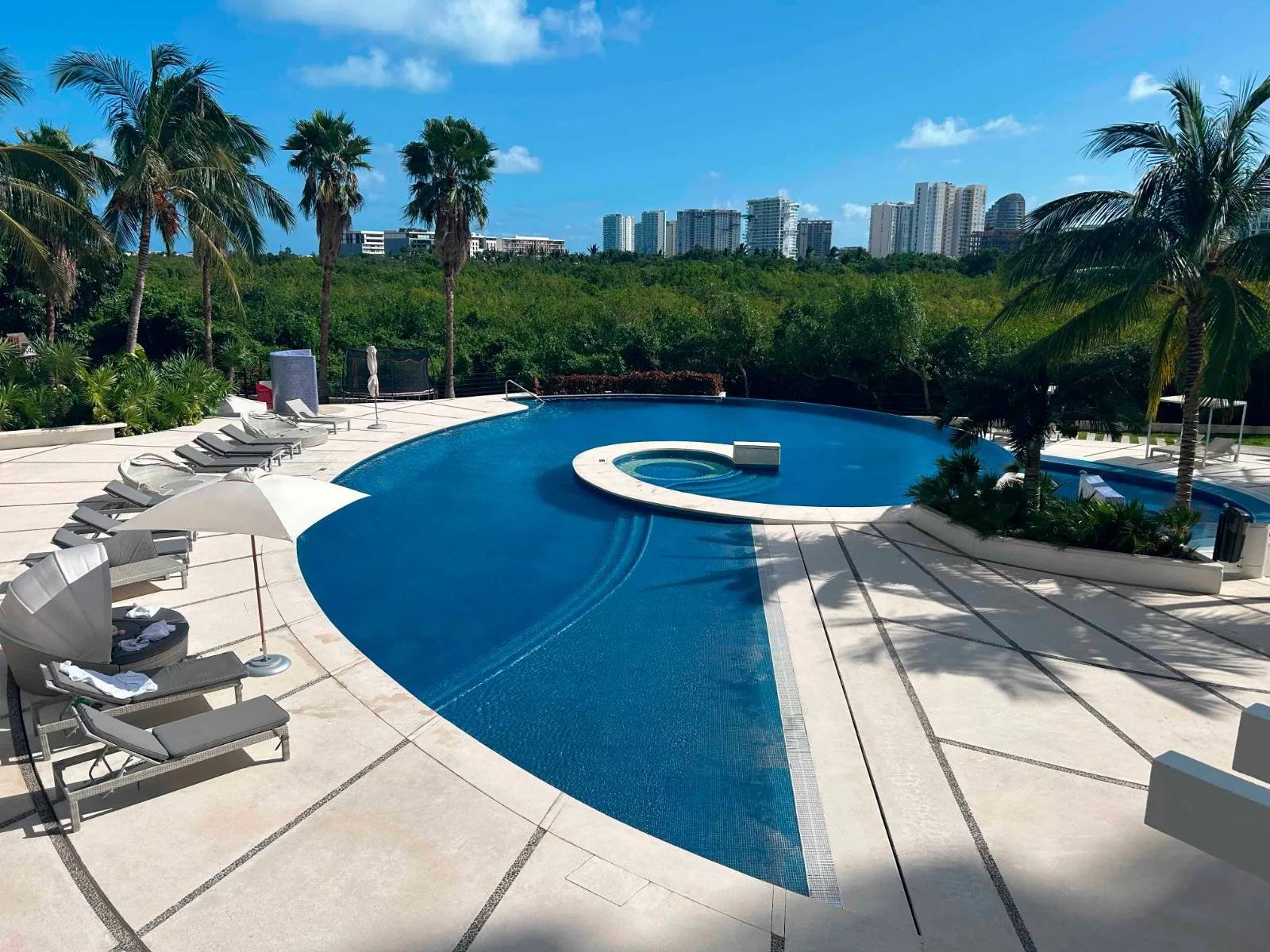 Be Towers Condo in Puerto Cancún - interior
