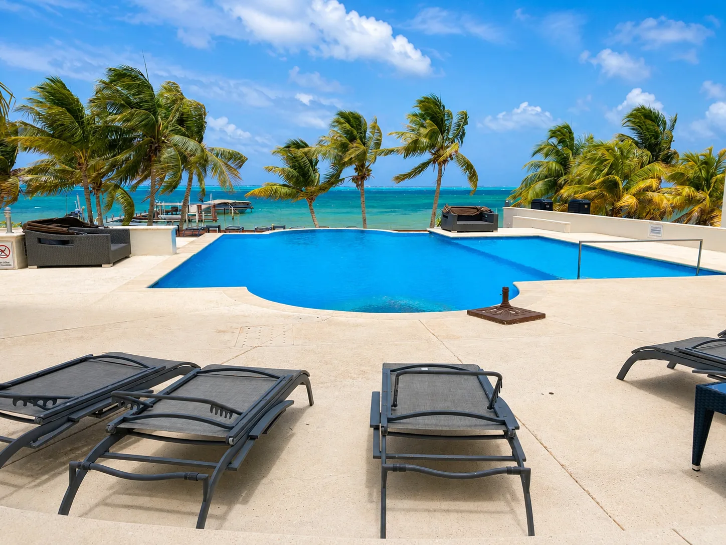 Escénica Condo in Puerto Cancún - pool