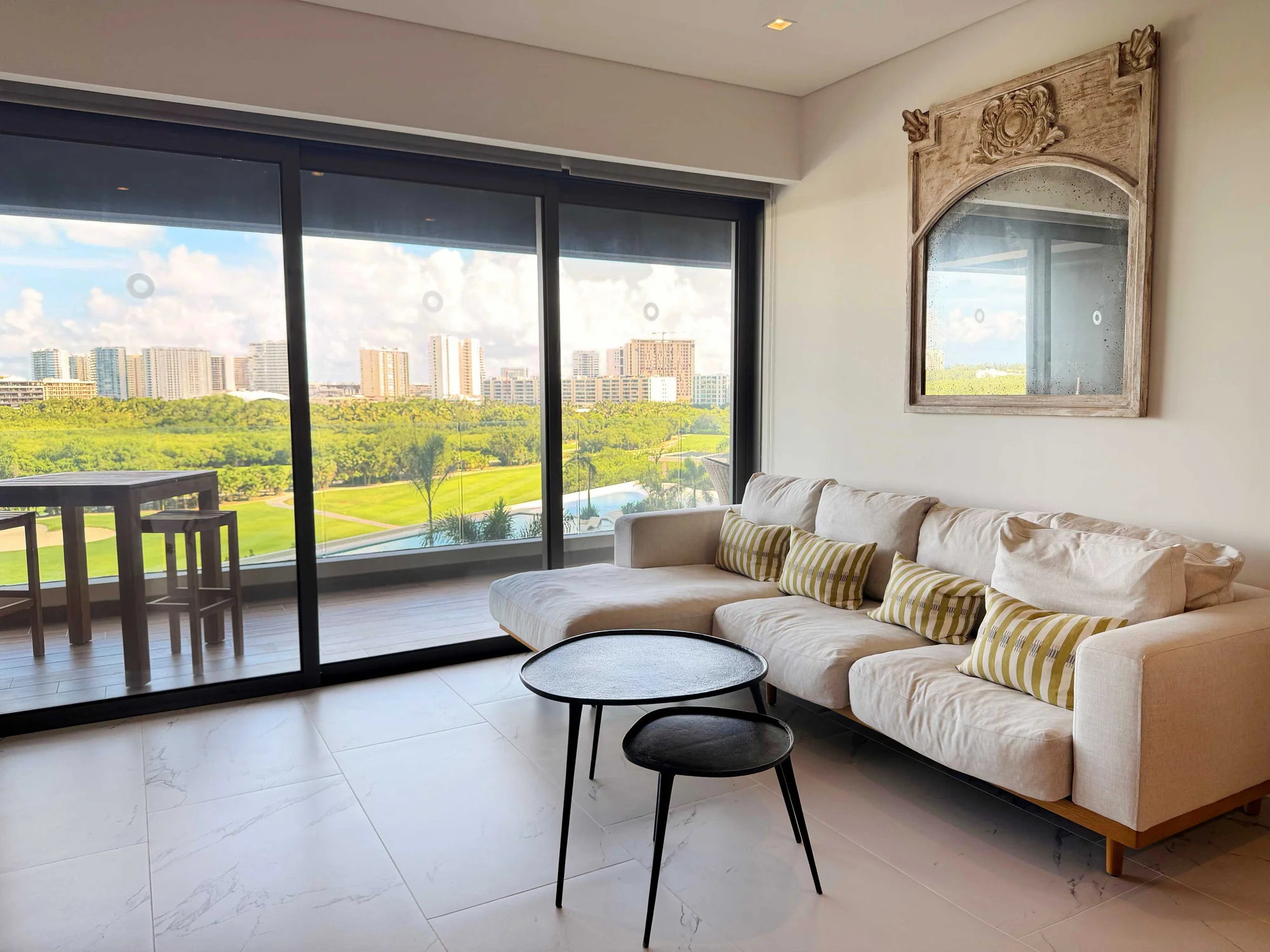 Woha 2 Condo in Cancún - living room