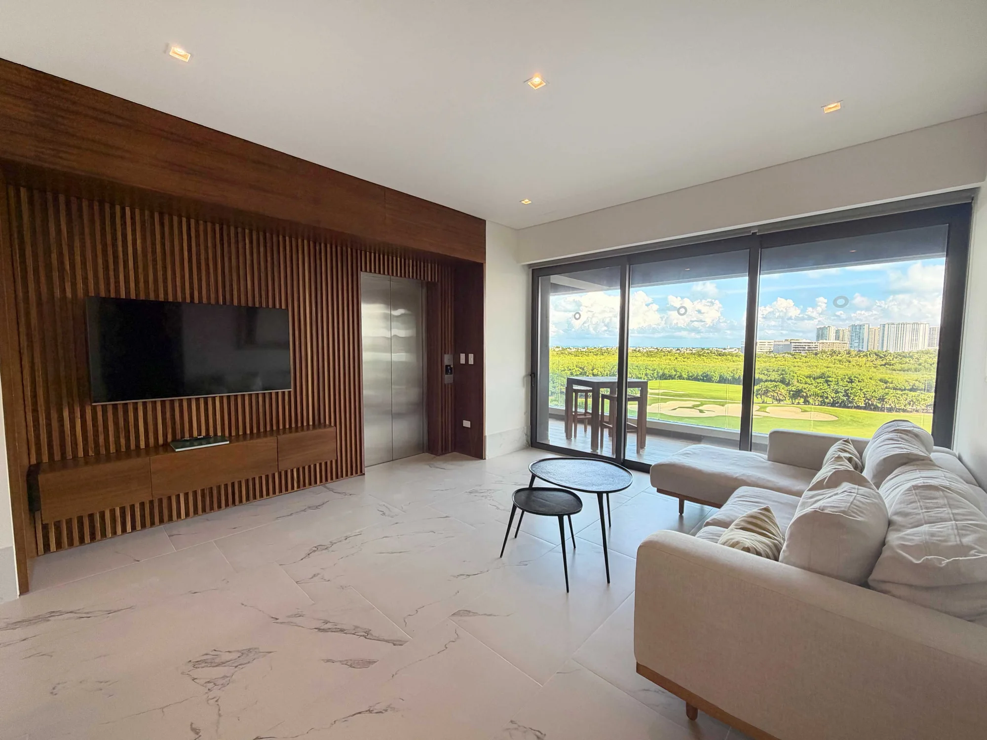 Woha 2 Condo in Cancún - living room