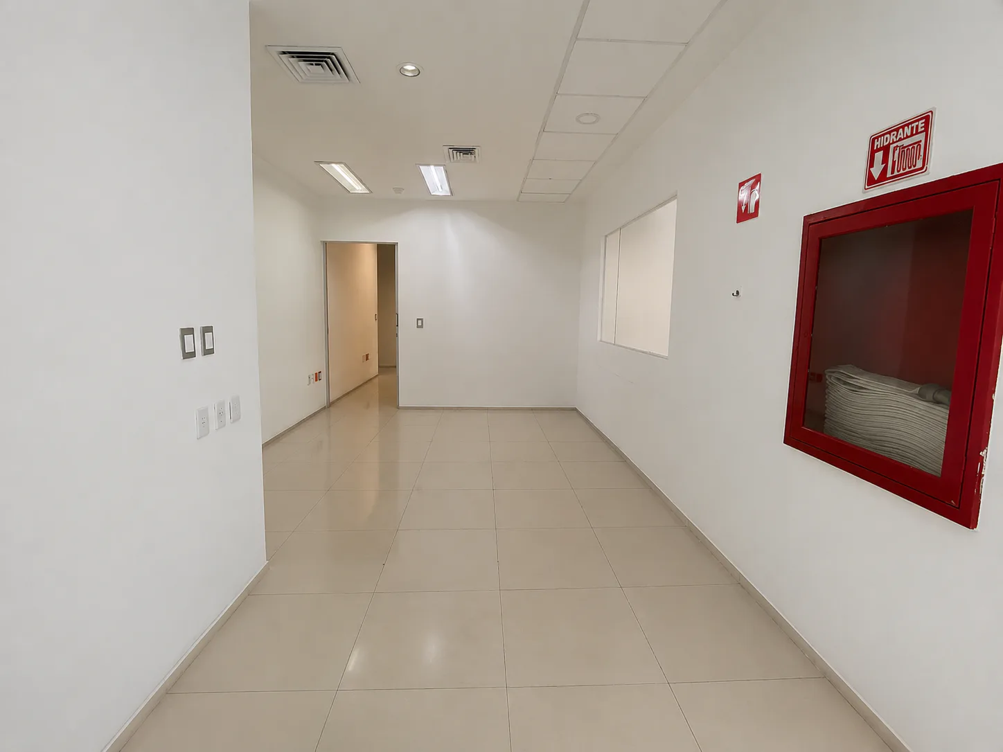 Global 41 Office in Cancún Centro - interior