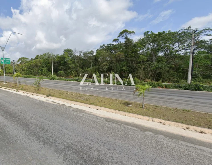 Por La Salida A Mérida Land in Cancún - 1